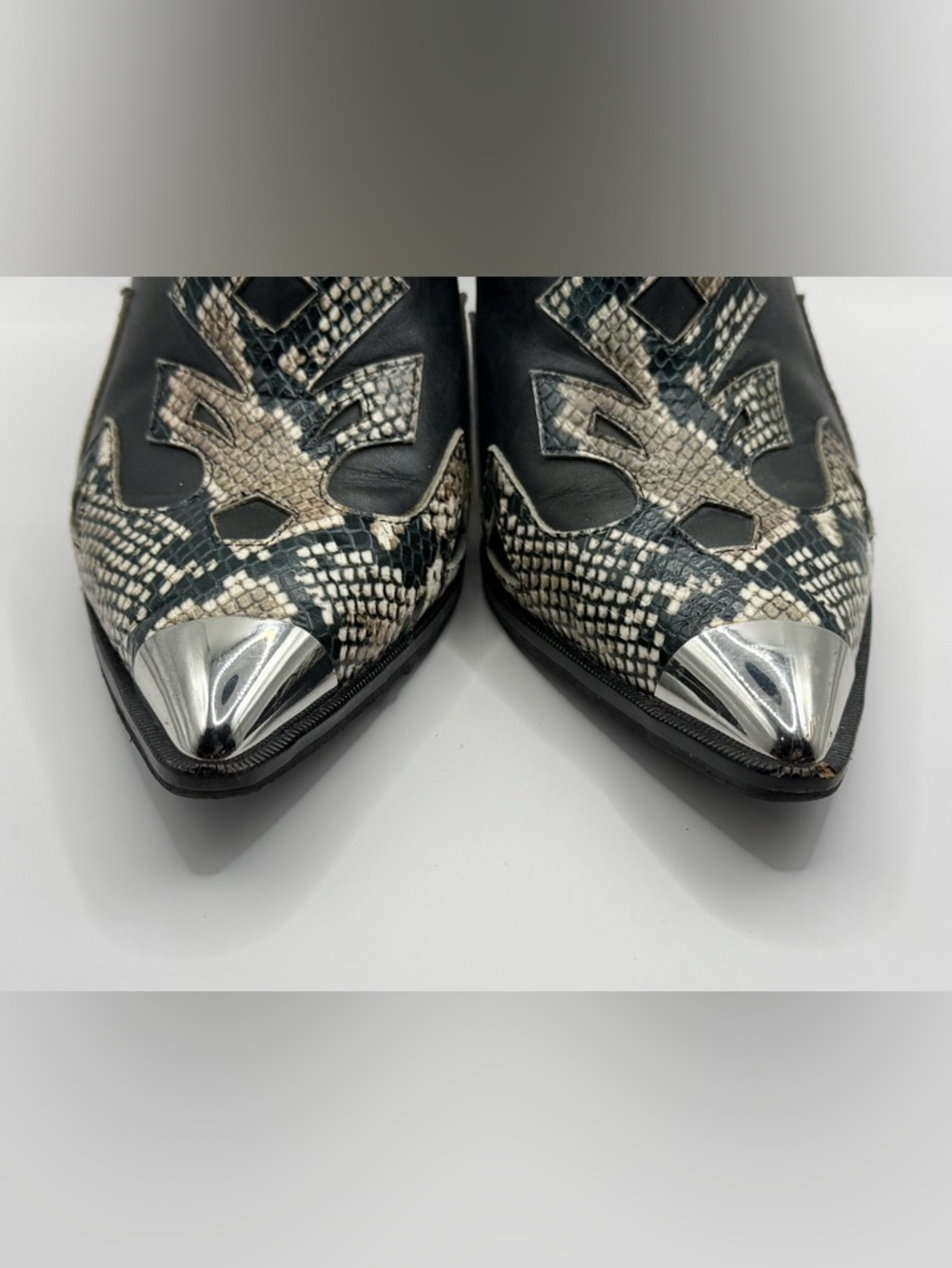 Gianni Bini Maerren Western Snake Print Mule Boots Women Size 8 Metallic DAMAGED - Picture 2 of 10